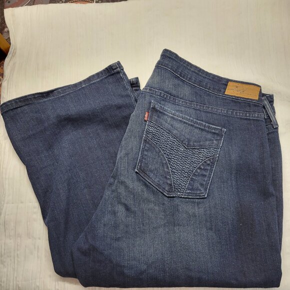 Levi's San Francisco 22W Dark Wash Denim Blue Bold Curve Bootcut Jeans - Picture 1 of 9